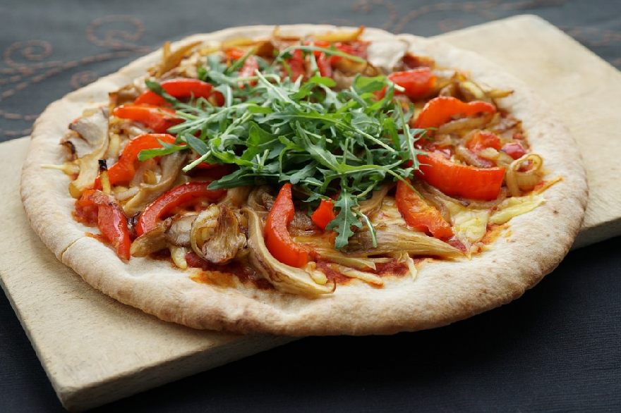Pizza auf vegane weise zubereitet wie Beim Restaurant Pizzeria La Fucina in Oelde.